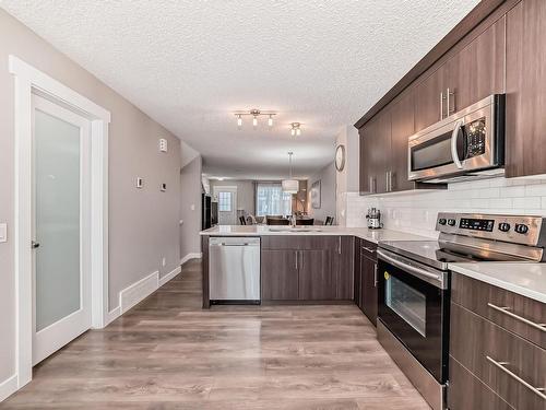 1321 Chappelle Boulevard, Edmonton, AB - Indoor Photo Showing Kitchen With Upgraded Kitchen