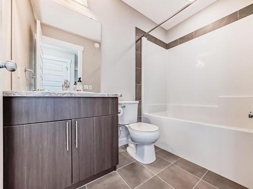 1321 Chappelle Boulevard, Edmonton, AB - Indoor Photo Showing Bathroom