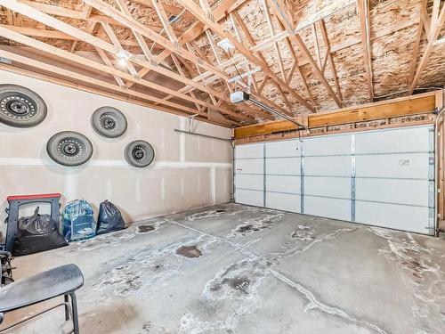 1321 Chappelle Boulevard, Edmonton, AB - Indoor Photo Showing Garage