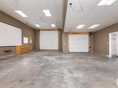 31-20508 Township Road 502, Rural Beaver County, AB - Indoor Photo Showing Garage