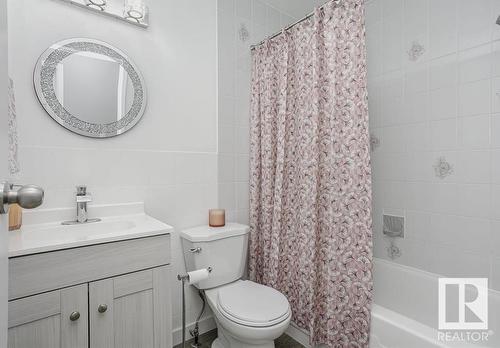 9 8115 144 Avenue, Edmonton, AB - Indoor Photo Showing Bathroom