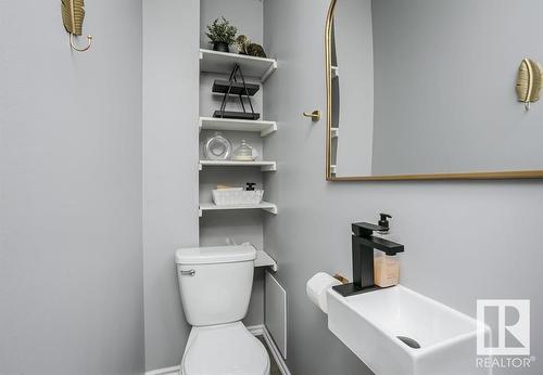 9 8115 144 Avenue, Edmonton, AB - Indoor Photo Showing Bathroom