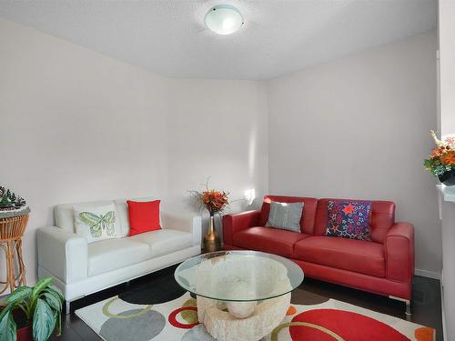 1404 29 Street, Edmonton, AB - Indoor Photo Showing Living Room