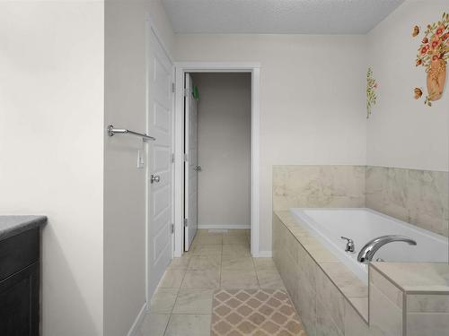 1404 29 Street, Edmonton, AB - Indoor Photo Showing Bathroom