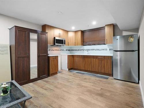 1404 29 Street, Edmonton, AB - Indoor Photo Showing Kitchen