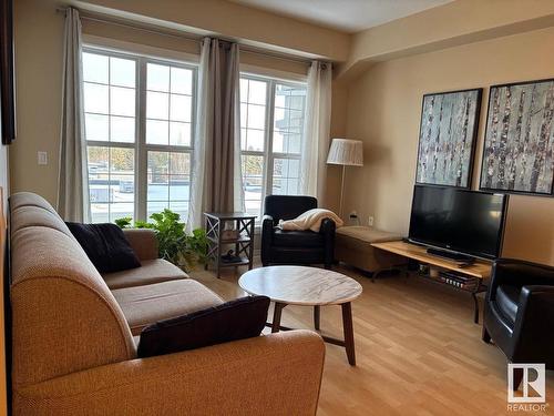 440 45 Inglewood Drive, St. Albert, AB - Indoor Photo Showing Living Room