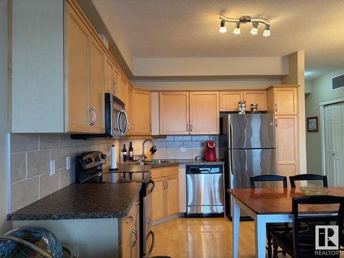 440 45 Inglewood Drive, St. Albert, AB - Indoor Photo Showing Kitchen With Double Sink