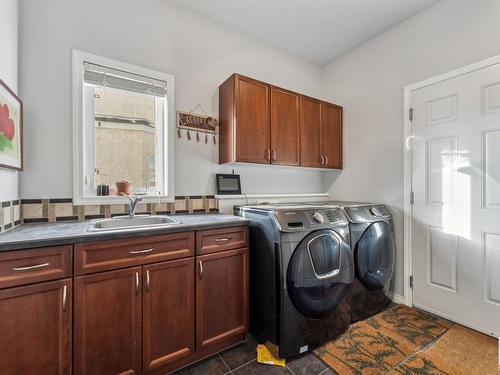 7111 168 Avenue, Edmonton, AB - Indoor Photo Showing Laundry Room