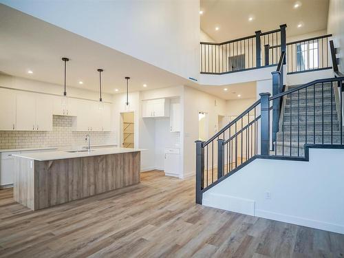 282 Sunland Way, Sherwood Park, AB - Indoor Photo Showing Kitchen With Upgraded Kitchen