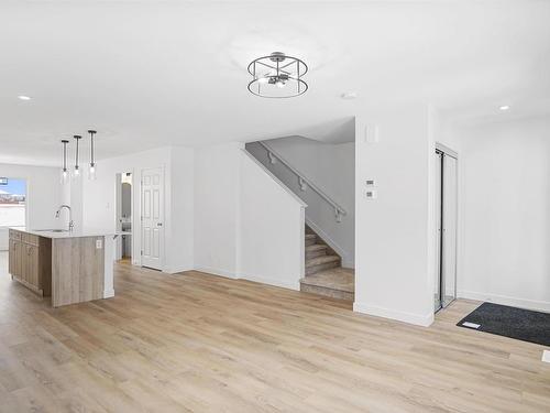 165 Sunland Way, Sherwood Park, AB - Indoor Photo Showing Kitchen