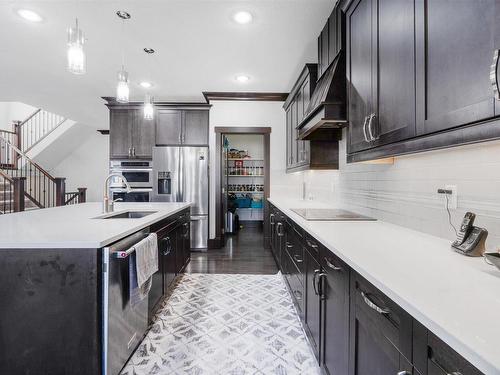 3223 Allan Way, Edmonton, AB - Indoor Photo Showing Kitchen With Upgraded Kitchen