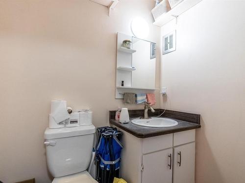 10 18305 89 Avenue Nw, Edmonton, AB - Indoor Photo Showing Bathroom