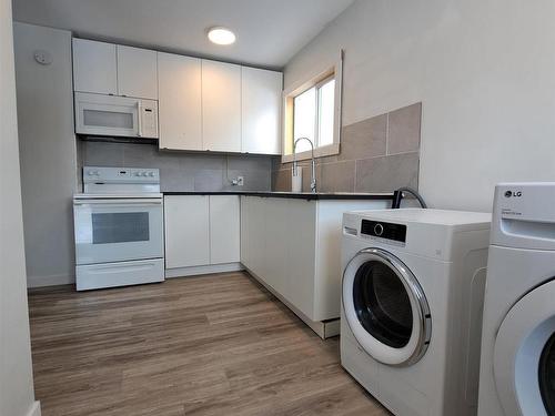 11314 103 Street, Edmonton, AB - Indoor Photo Showing Laundry Room