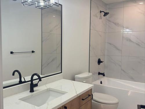 5001 46 Street, Redwater, AB - Indoor Photo Showing Bathroom