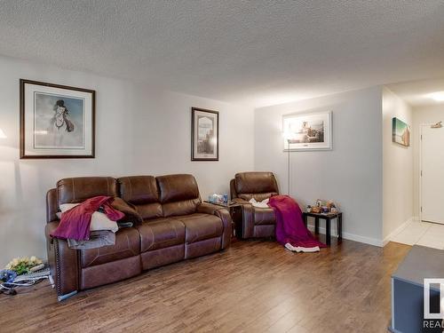 204 9903 104 Street, Edmonton, AB - Indoor Photo Showing Living Room