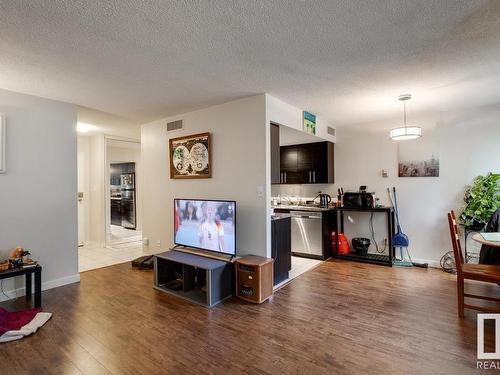 204 9903 104 Street, Edmonton, AB - Indoor Photo Showing Living Room