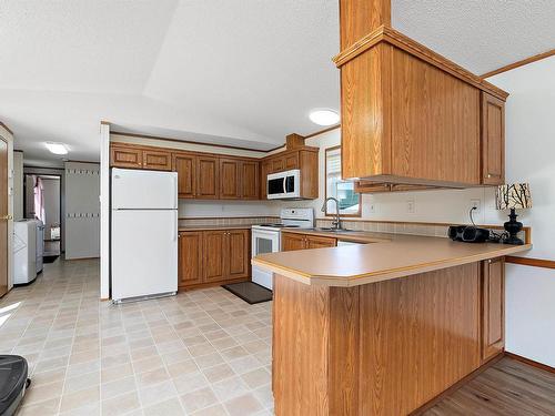 530084 Range Road 192, Rural Lamont County, AB - Indoor Photo Showing Kitchen