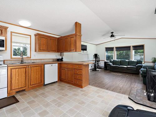 530084 Range Road 192, Rural Lamont County, AB - Indoor Photo Showing Kitchen With Double Sink