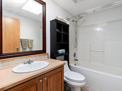 530084 Range Road 192, Rural Lamont County, AB - Indoor Photo Showing Bathroom