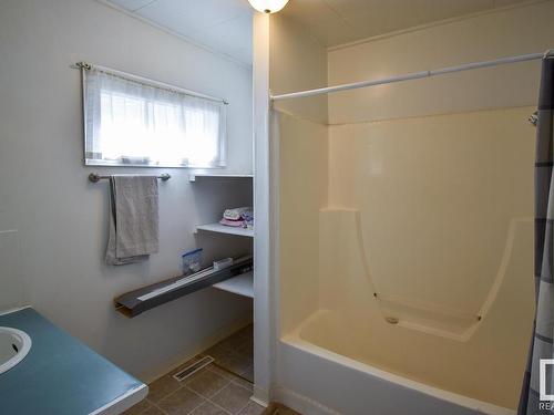 4811 50 Street, Onoway, AB - Indoor Photo Showing Bathroom