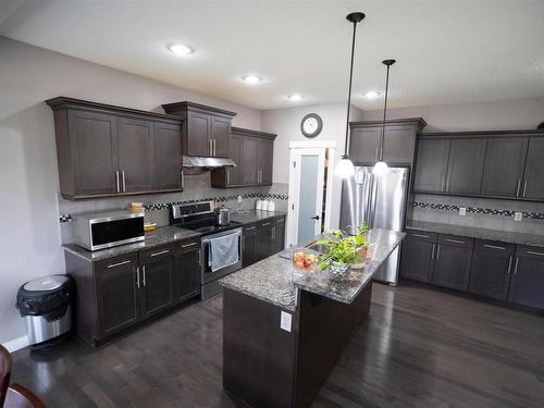 711 57 Street Sw, Edmonton, AB - Indoor Photo Showing Kitchen With Stainless Steel Kitchen With Double Sink With Upgraded Kitchen