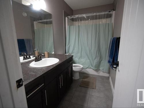 711 57 Street Sw, Edmonton, AB - Indoor Photo Showing Bathroom