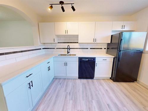 15 Grandin Wood(S), St. Albert, AB - Indoor Photo Showing Kitchen With Double Sink