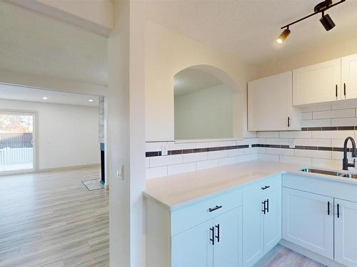 15 Grandin Wood(S), St. Albert, AB - Indoor Photo Showing Kitchen With Double Sink