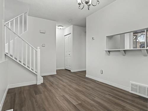 6091 35A Avenue, Edmonton, AB - Indoor Photo Showing Other Room