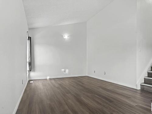 6091 35A Avenue, Edmonton, AB - Indoor Photo Showing Other Room