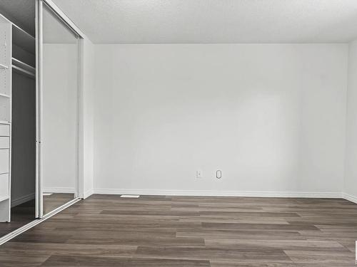 6091 35A Avenue, Edmonton, AB - Indoor Photo Showing Other Room