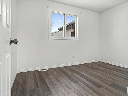 6091 35A Avenue, Edmonton, AB - Indoor Photo Showing Other Room