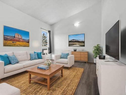 6091 35A Avenue, Edmonton, AB - Indoor Photo Showing Living Room