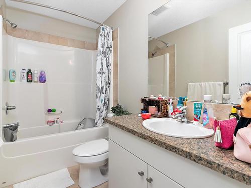 9864 221 Street, Edmonton, AB - Indoor Photo Showing Bathroom