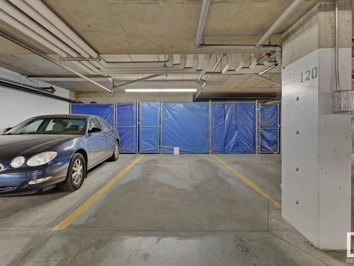 410 528 Griesbach Parade Parade, Edmonton, AB - Indoor Photo Showing Garage