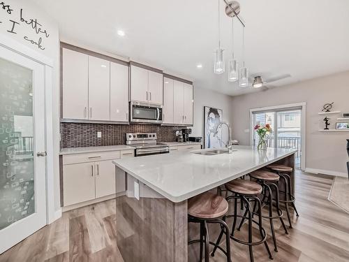 154 Spruce Gardens Crescent, Spruce Grove, AB - Indoor Photo Showing Kitchen With Double Sink With Upgraded Kitchen