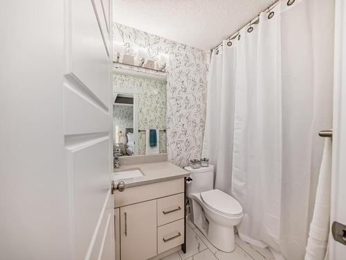 154 Spruce Gardens Crescent, Spruce Grove, AB - Indoor Photo Showing Bathroom