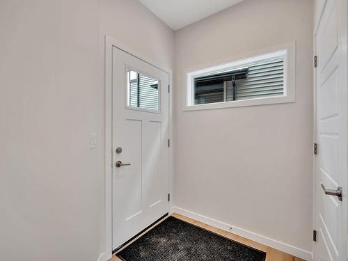 4855 Hawthorn Bend, Edmonton, AB - Indoor Photo Showing Other Room