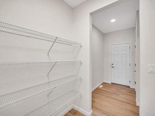 4855 Hawthorn Bend, Edmonton, AB - Indoor With Storage