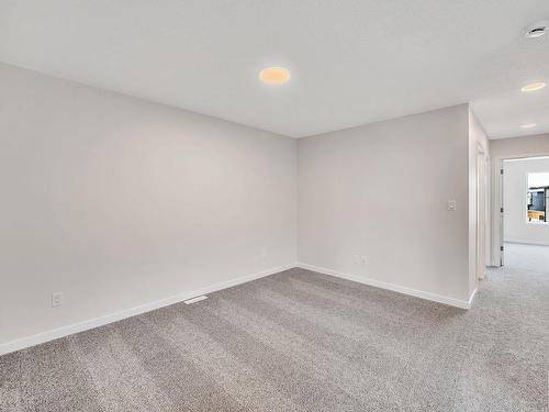 4855 Hawthorn Bend, Edmonton, AB - Indoor Photo Showing Other Room