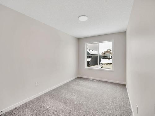 4855 Hawthorn Bend, Edmonton, AB - Indoor Photo Showing Other Room