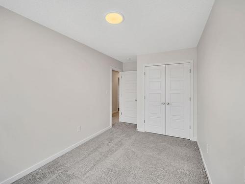 4855 Hawthorn Bend, Edmonton, AB - Indoor Photo Showing Other Room