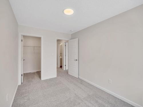 4855 Hawthorn Bend, Edmonton, AB - Indoor Photo Showing Other Room