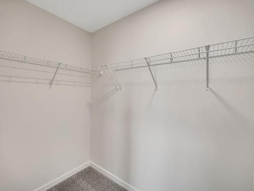 4855 Hawthorn Bend, Edmonton, AB - Indoor With Storage