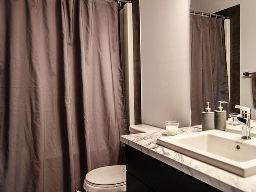 6621 47 Avenue, Beaumont, AB - Indoor Photo Showing Bathroom