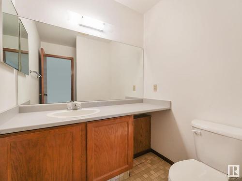 7223 152B Avenue, Edmonton, AB - Indoor Photo Showing Bathroom