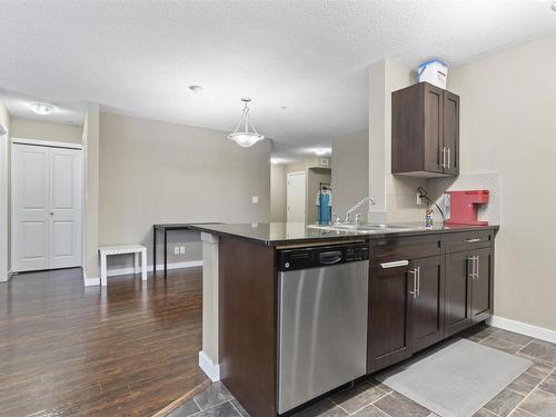 125 5816 Mullen Place, Edmonton, AB - Indoor Photo Showing Kitchen