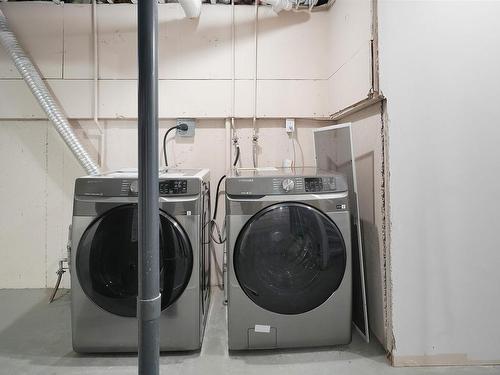 13 Akinsdale Gardens, St. Albert, AB - Indoor Photo Showing Laundry Room