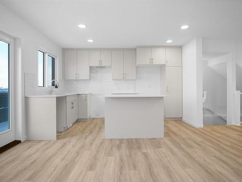 4 19904 31 Avenue, Edmonton, AB - Indoor Photo Showing Kitchen