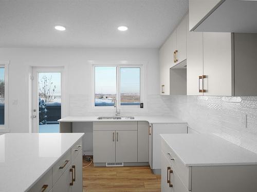 4 19904 31 Avenue, Edmonton, AB - Indoor Photo Showing Kitchen